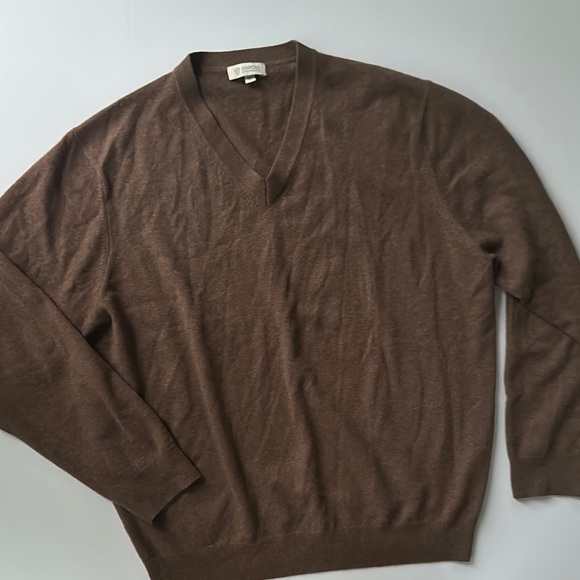Kinross Cashmere V- neck Sweater